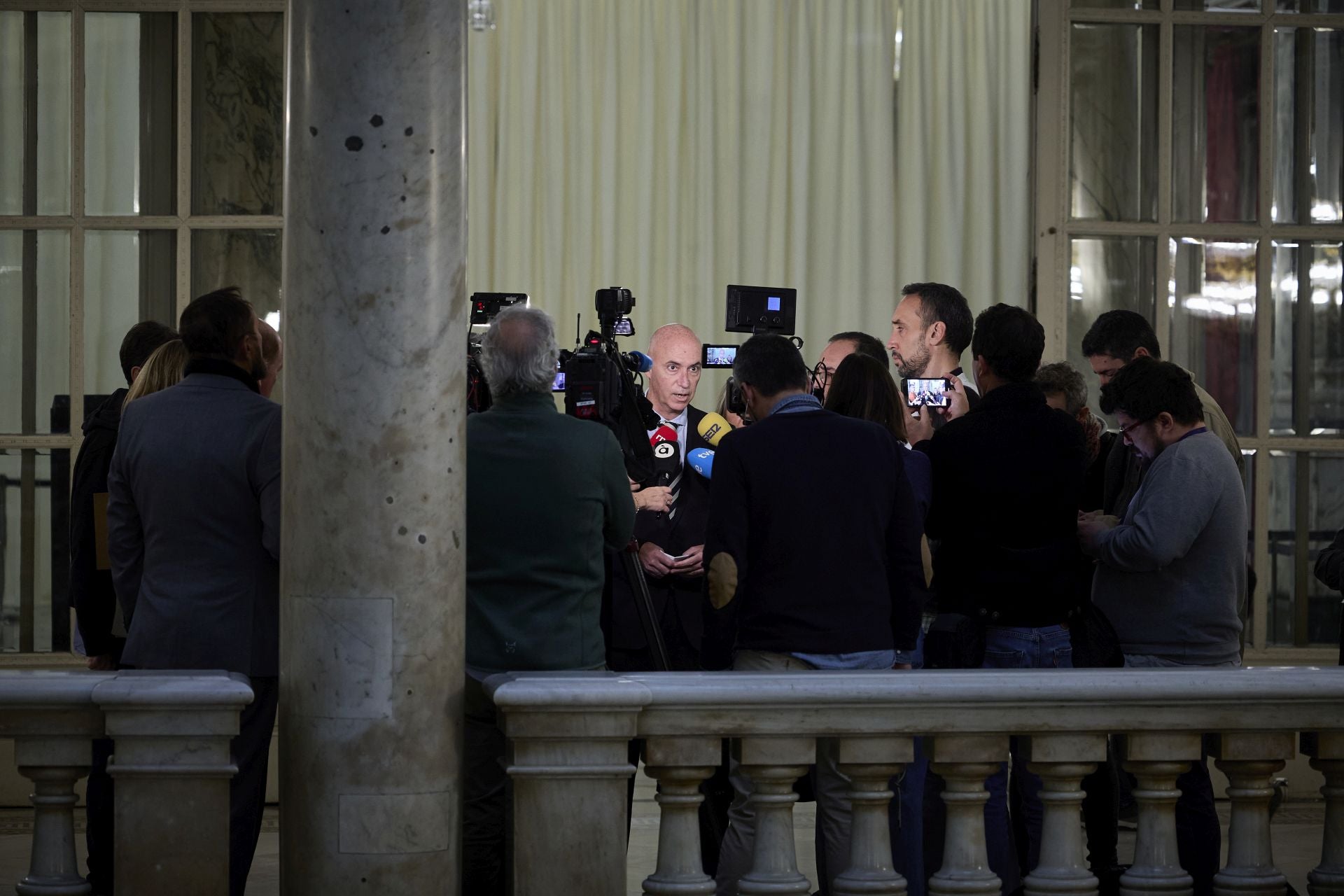 Pleno del Ayuntamiento de Valencia para debatir la implantación de la zona de bajas emisiones