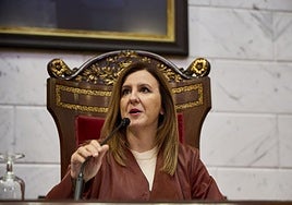 La alcaldesa de Valencia, María José Catalá, en el pleno de este lunes