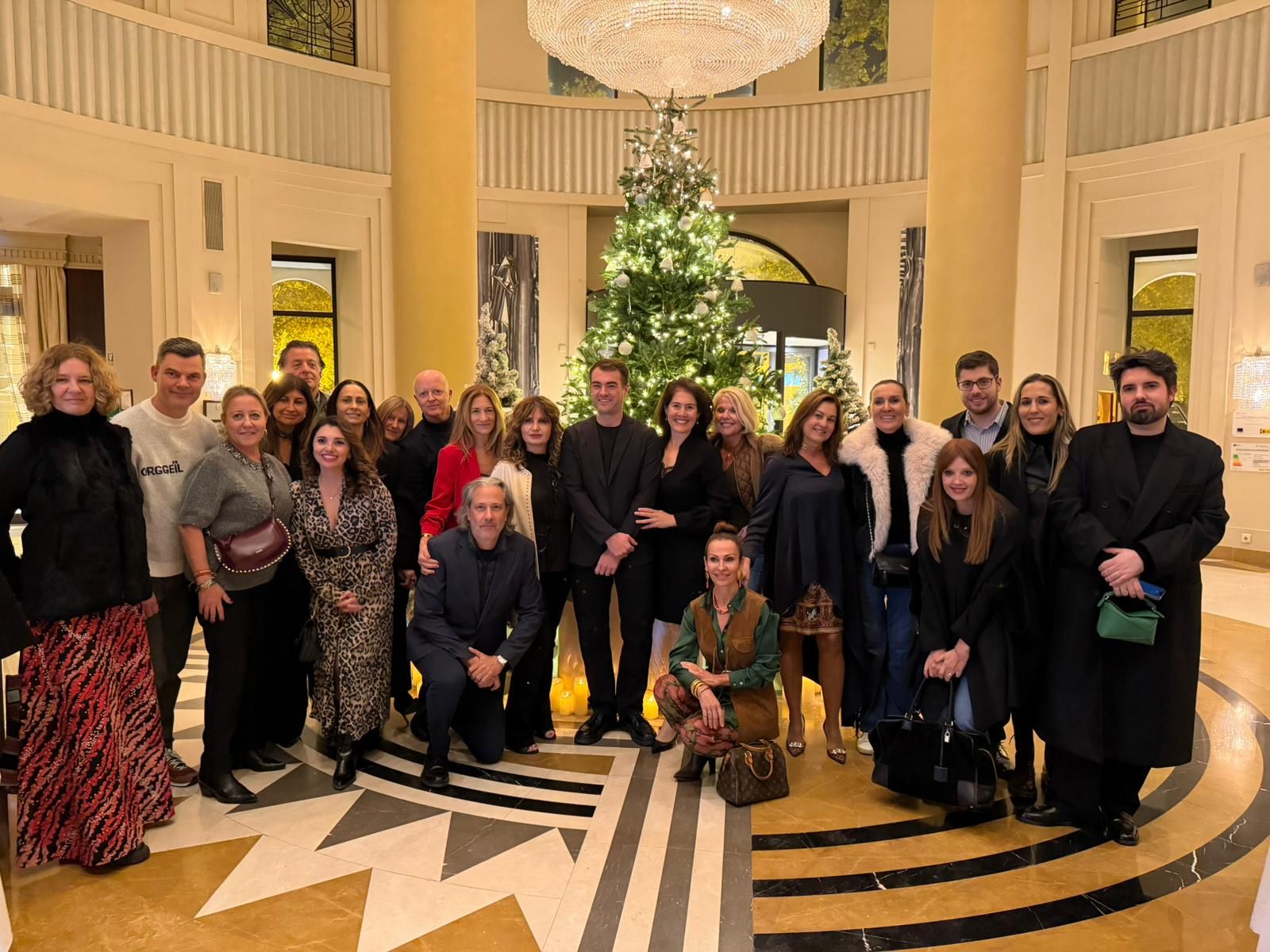 Laura Varela, Maje Martínez, Nuel Puig, Eli Escorihuela o Mónica Morales, entre los invitados al encendido del árbol.