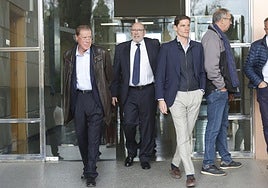 FOTOS | Último adiós a José Luis Olivas en el Tanatorio de Valencia