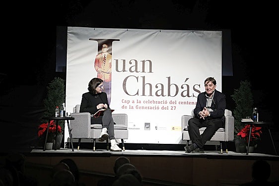 El director del Instituto Cervantes durante el conversatorio celebrado en el Centro Social.