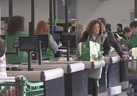 Cajeras en Mercadona.