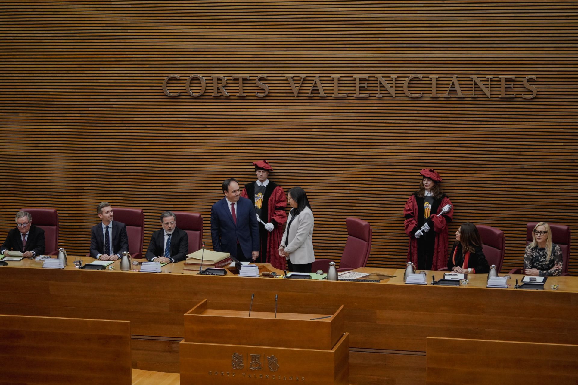 Fotos de la toma de posesión de Pérez Llorca como president de la Generalitat