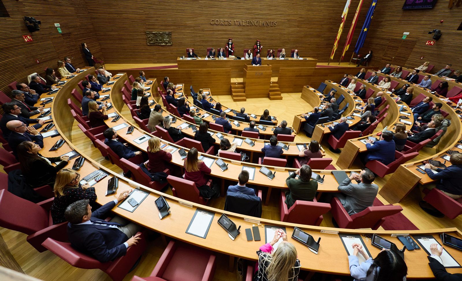 Fotos de la toma de posesión de Pérez Llorca como president de la Generalitat