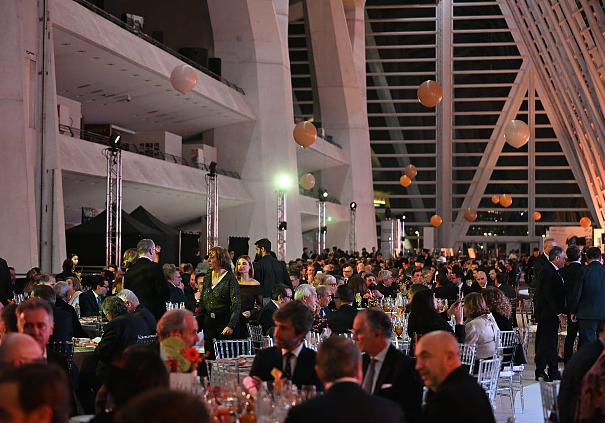 La gala se celebró en el Museo de les Ciències y participaron más de 1.200 personas.
