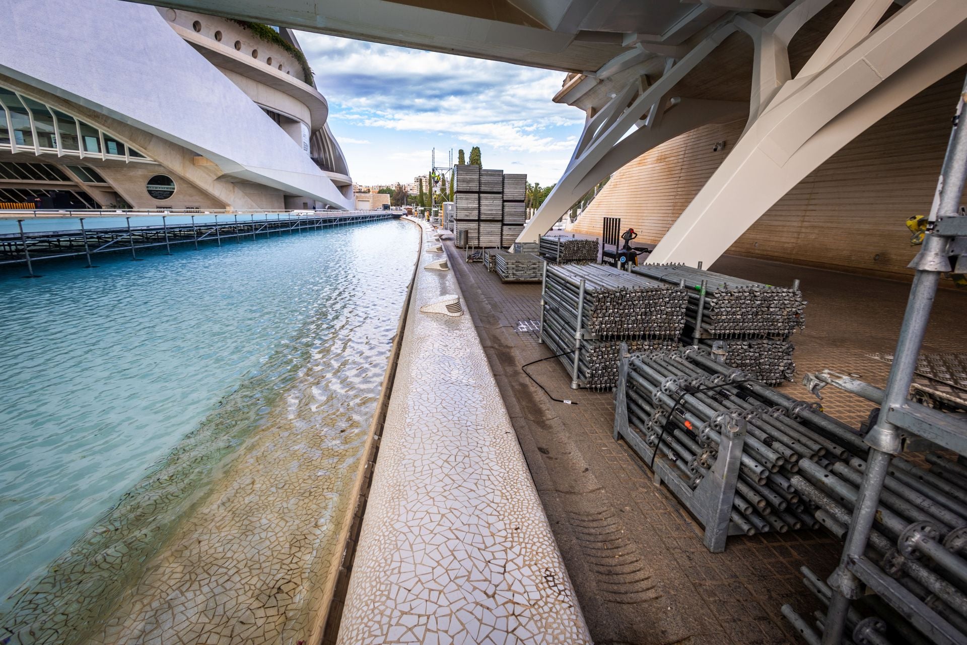 Fotos: Valencia se pone guapa para el Maratón 2025