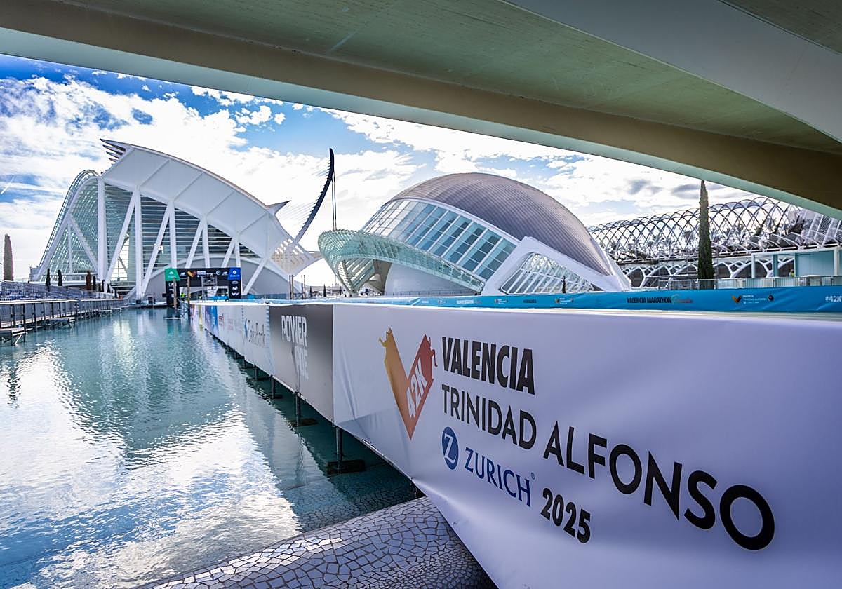 Fotos: Valencia se pone guapa para el Maratón 2025