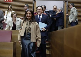 La consellera de Hacienda Ruth Merino, junto al president Pérez Llorca.