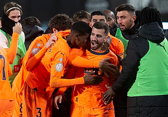 Gayà celebra un gol en la última visita a Cartagonova.
