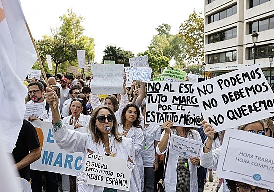 Anterior huelga de médicos en Valencia en octubre.