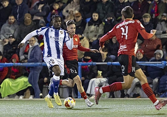 Goduine Koyalipou, en Copa ante el Cieza.