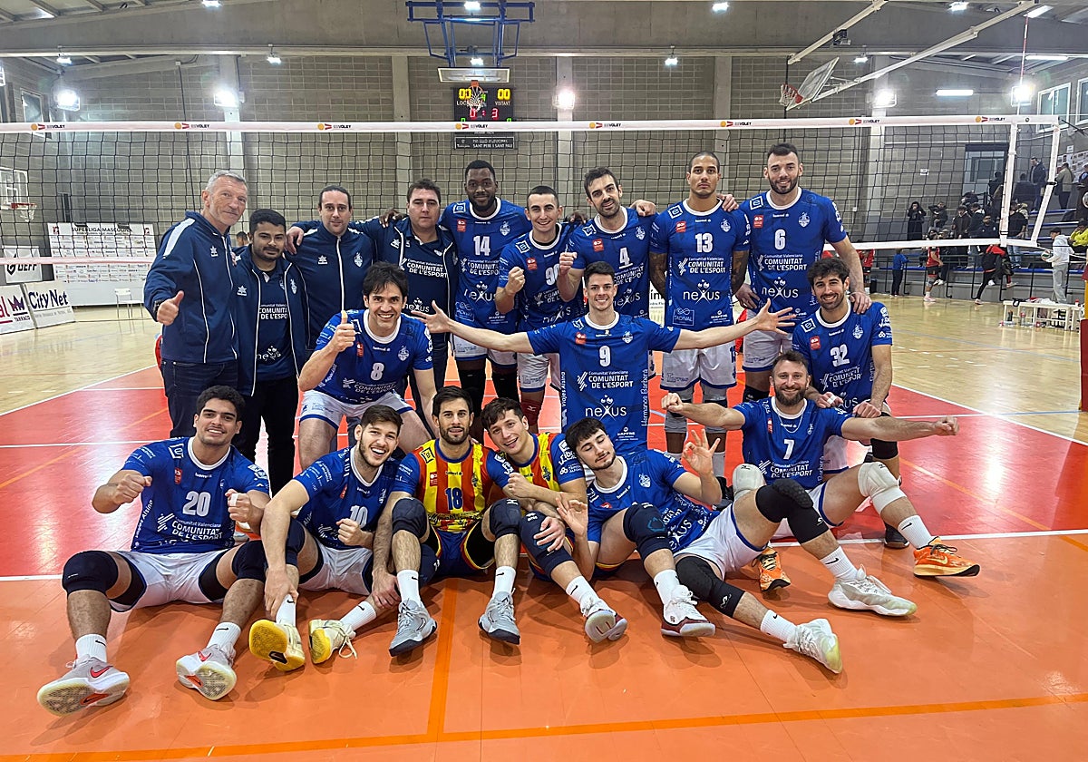 Celebración del Léleman Conqueridor al finalizar el partido.
