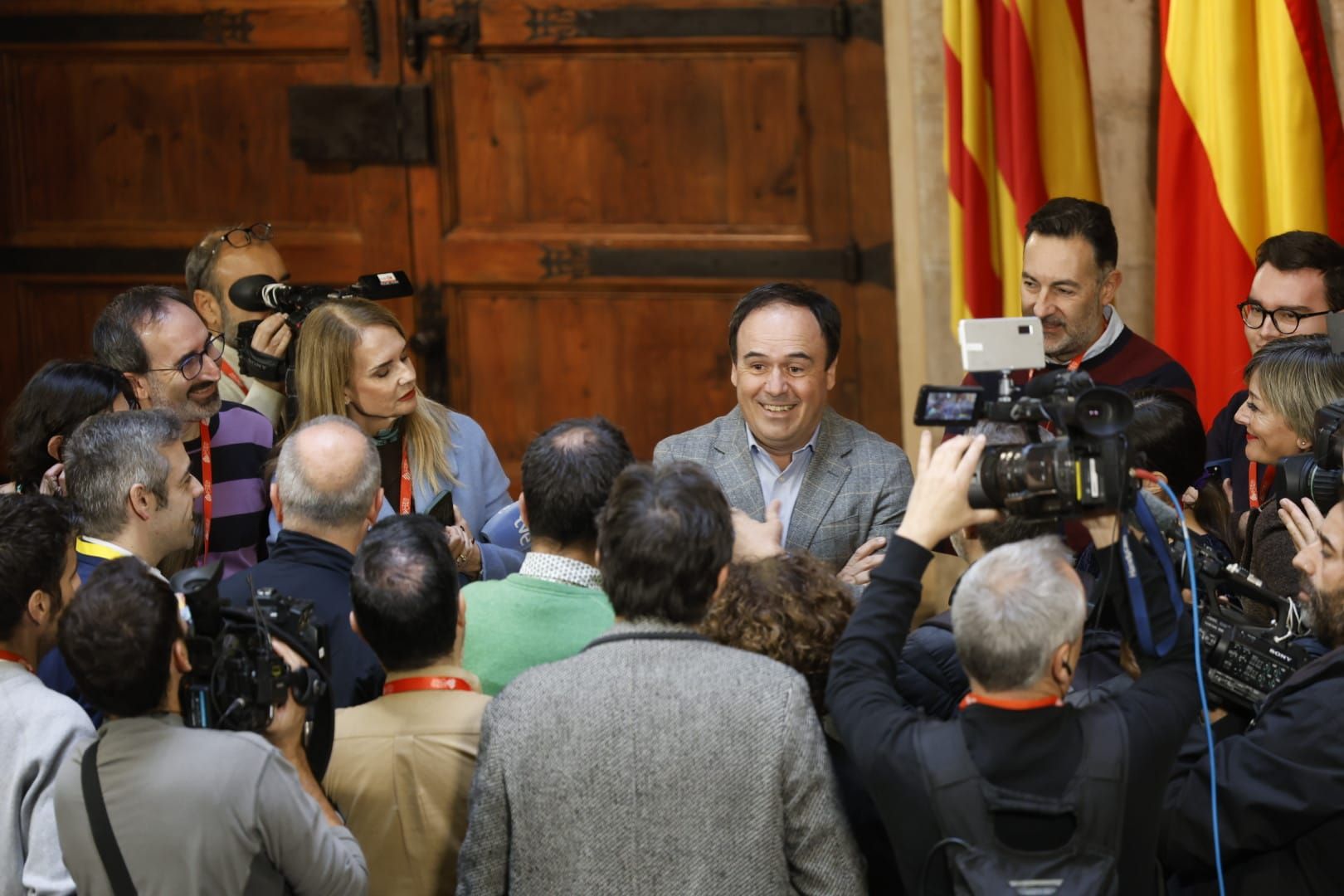 FOTOS | Pérez Llorca anuncia su nuevo Consell
