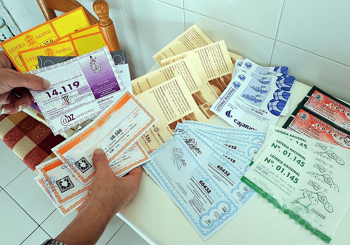 Así se cobra una papeleta premiada de la Lotería de Navidad