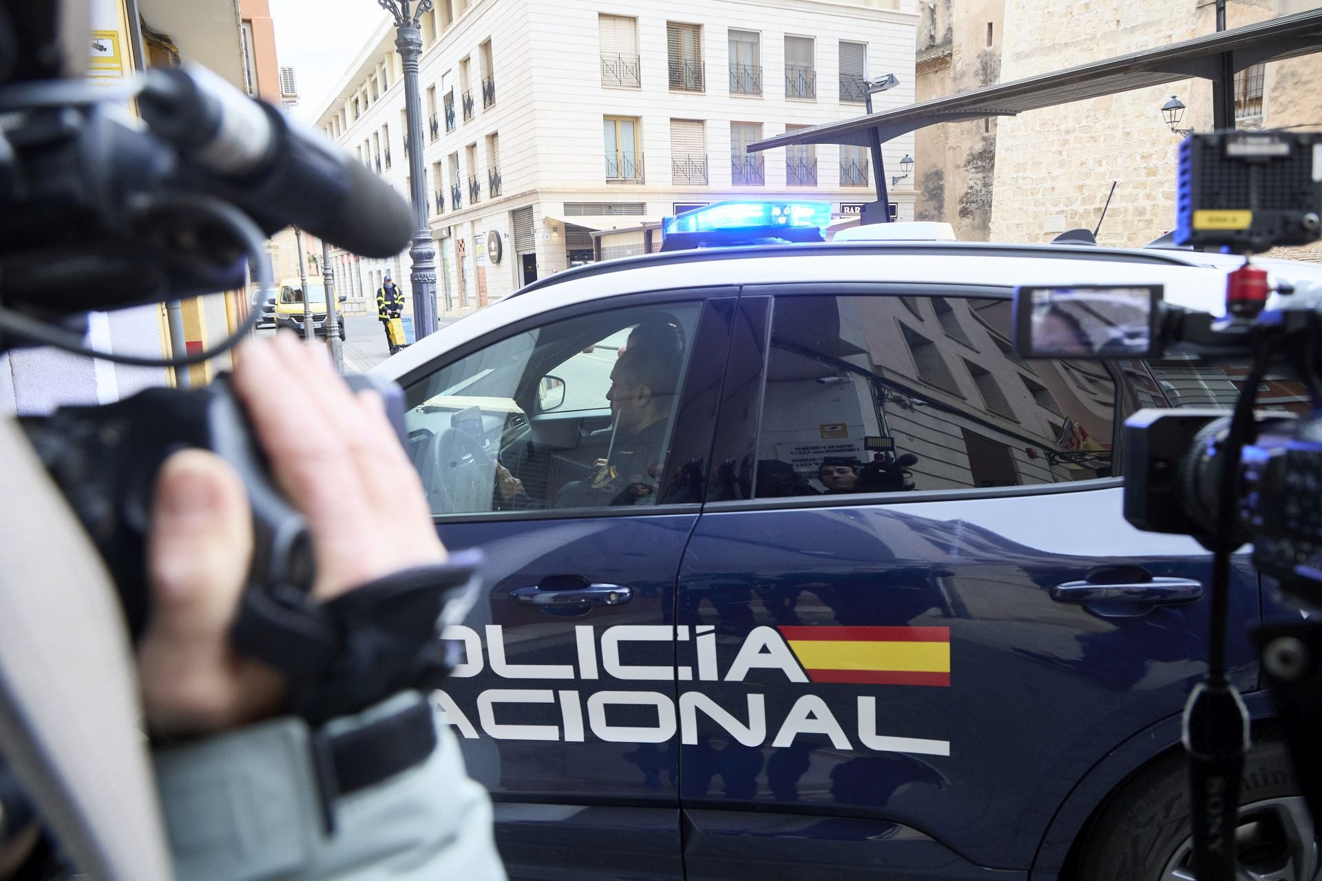 FOTOS | Llegada a los juzgados del anestesista detenido por la muerte de una niña en Alzira