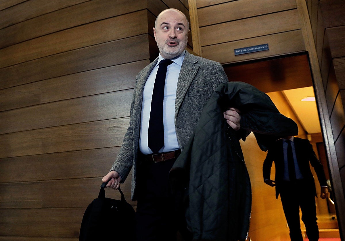 David Serra, a su salida de una comisión de Les Corts.