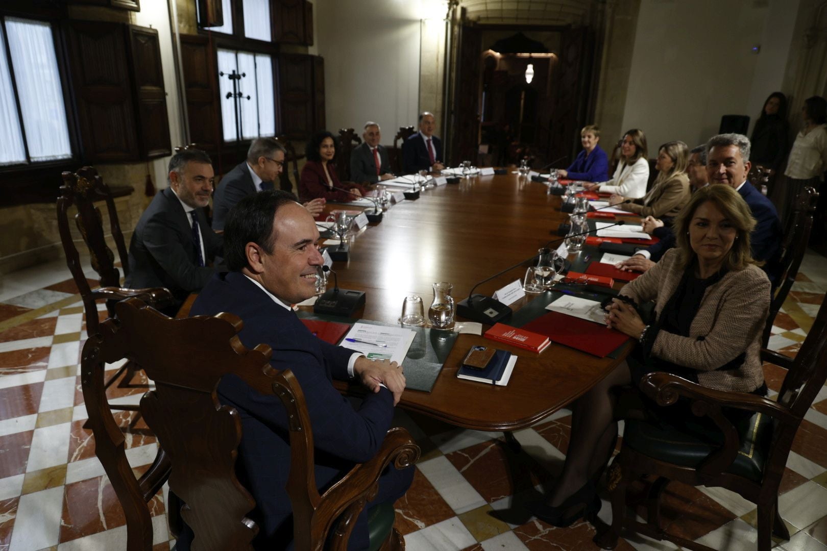 Primera reunión del nuevo Consell de Pérez Llorca