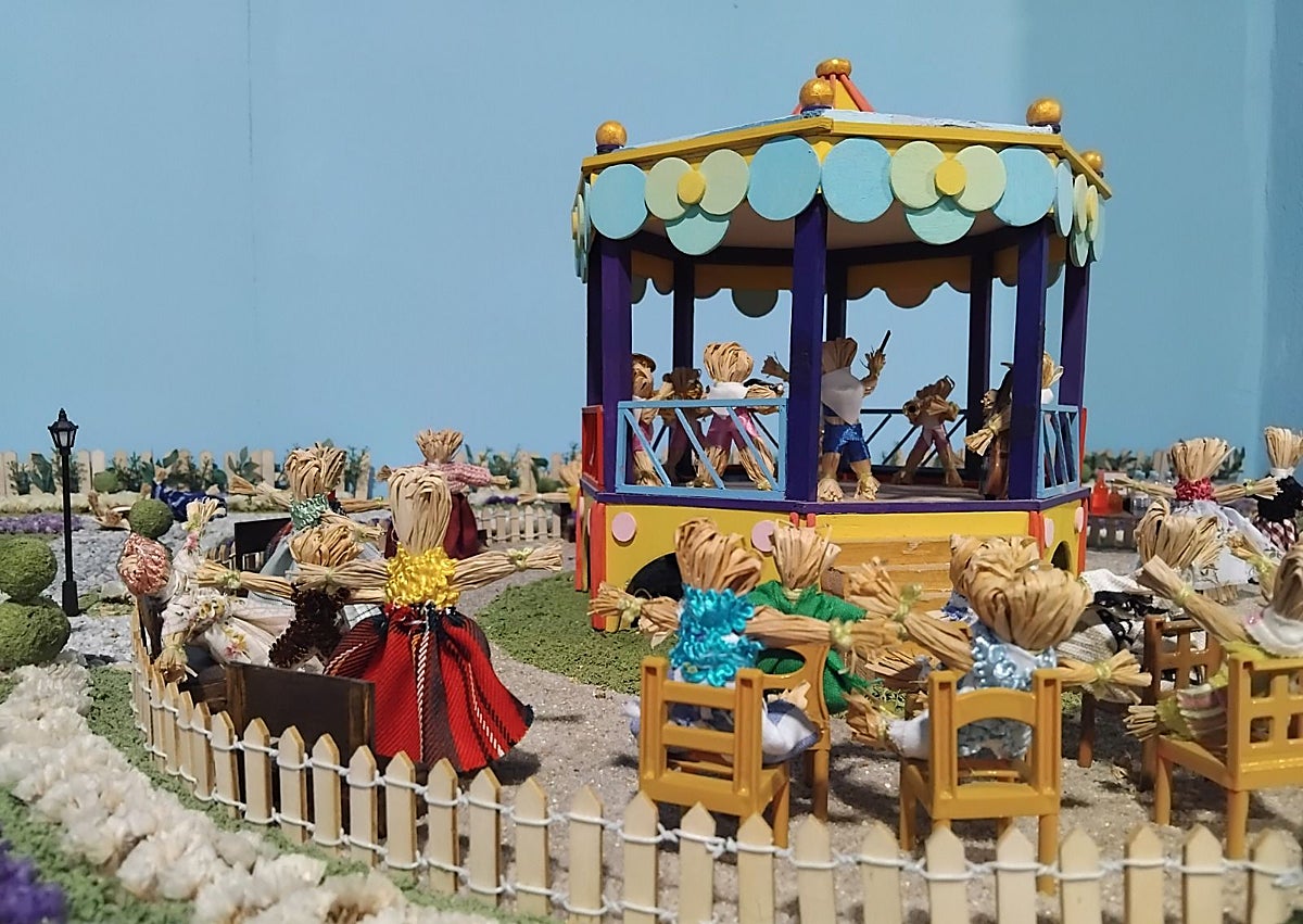 Imagen secundaria 1 - Personajes del belén de la falla Borrull-Turia, hechos de paja.