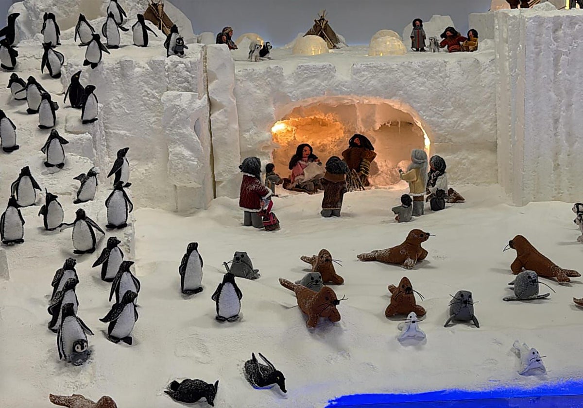 Imagen principal - Belén hecho con terrones de azúcar de la falla Chiva-Francisco de Llanos.