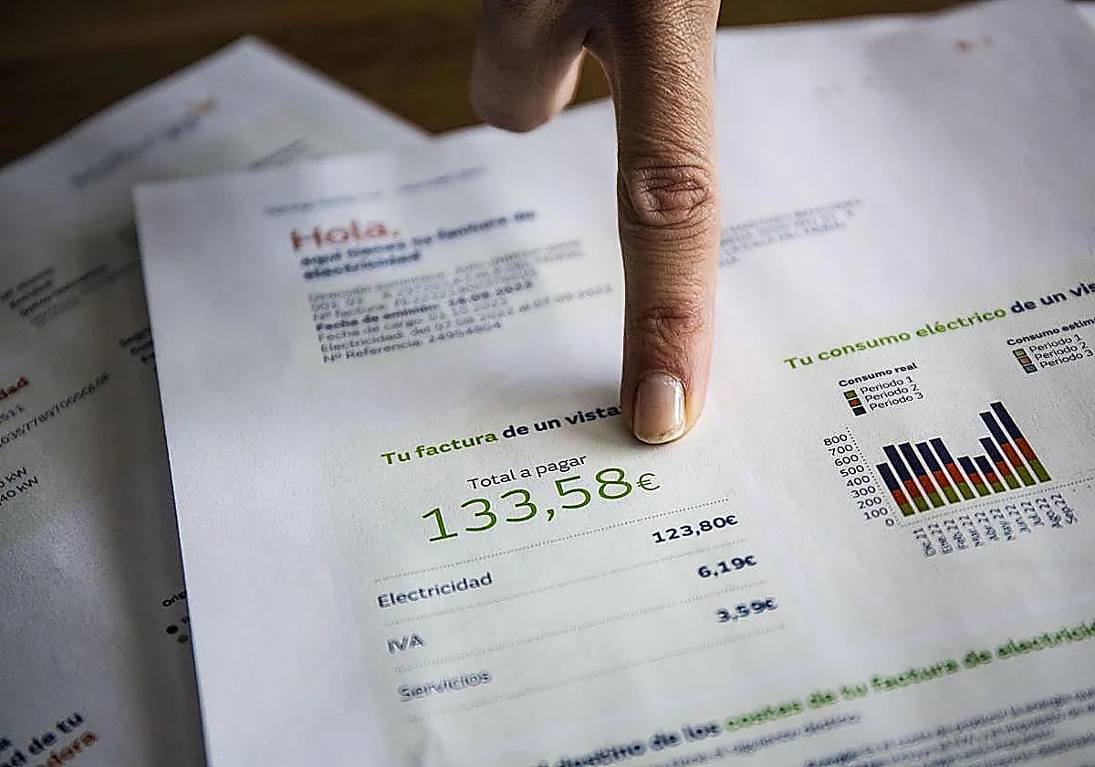 Factura de la luz en archivo de imagen