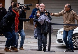 Suárez, a su llegada al juzgado de Catarroja