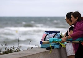 Dos mujeres en Valencia, en imagen de archivo.