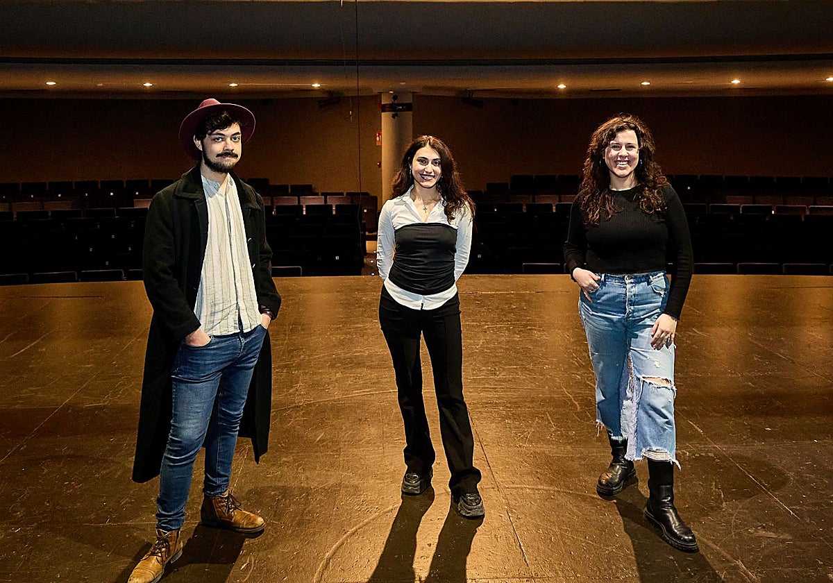 Tiago P. Barachina, Arantxa Cortés y Candela Mora en el Rialto.