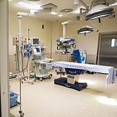 Uno de los quirófanos del hospital de Manises.