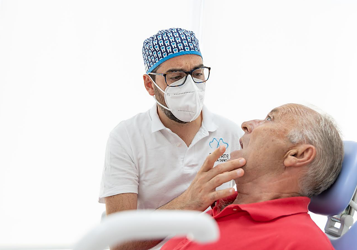 Dr. Reverte: «La implantología All on 4 es la revolución que devuelve la sonrisa en horas»