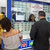 Jugadores de Euromillones en una imagen de archivo.