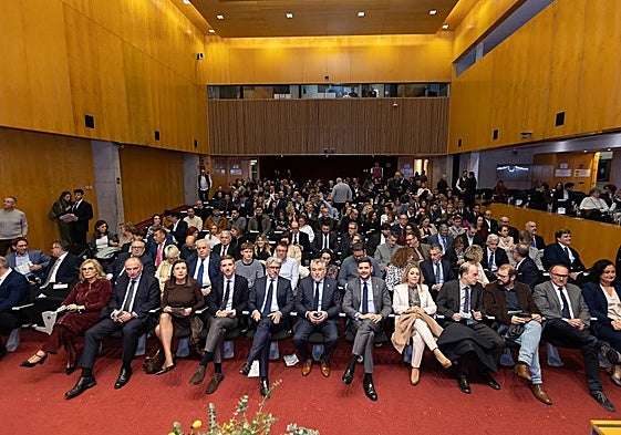 Público asistentes a la gala de FAES.