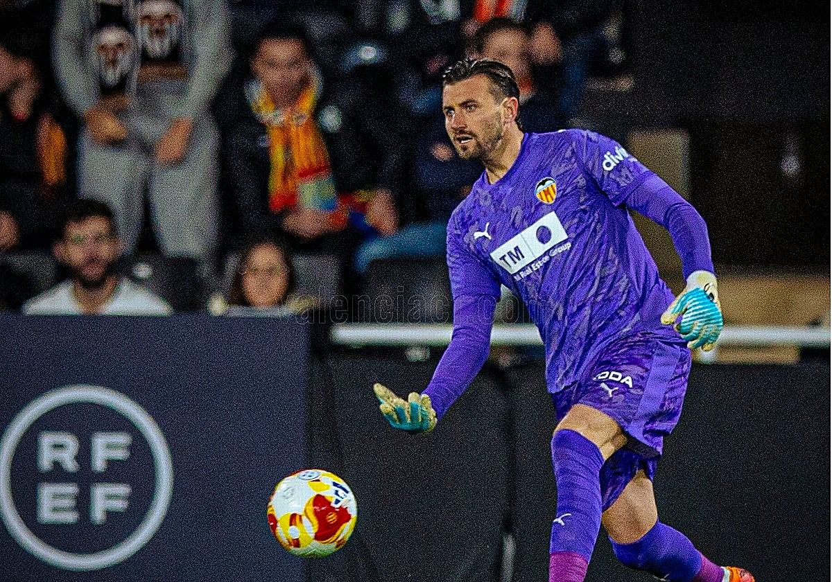 Dimitrievski, en el partido contra el Cartagena.