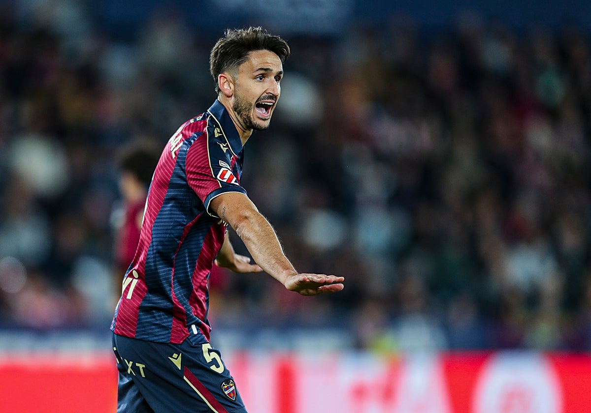 Unai Elgezabal durante el último partido del Levante.