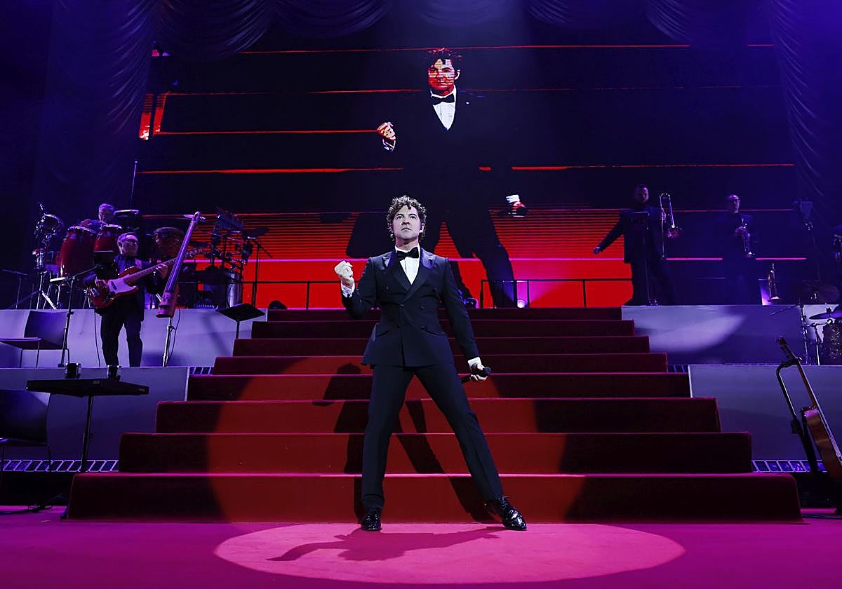 FOTOS | Bisbal llena de Navidad el Roig Arena