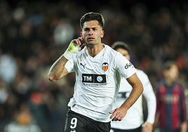 Hugo Duro, tras marcar en el derbi ante el Levante en Mestalla.