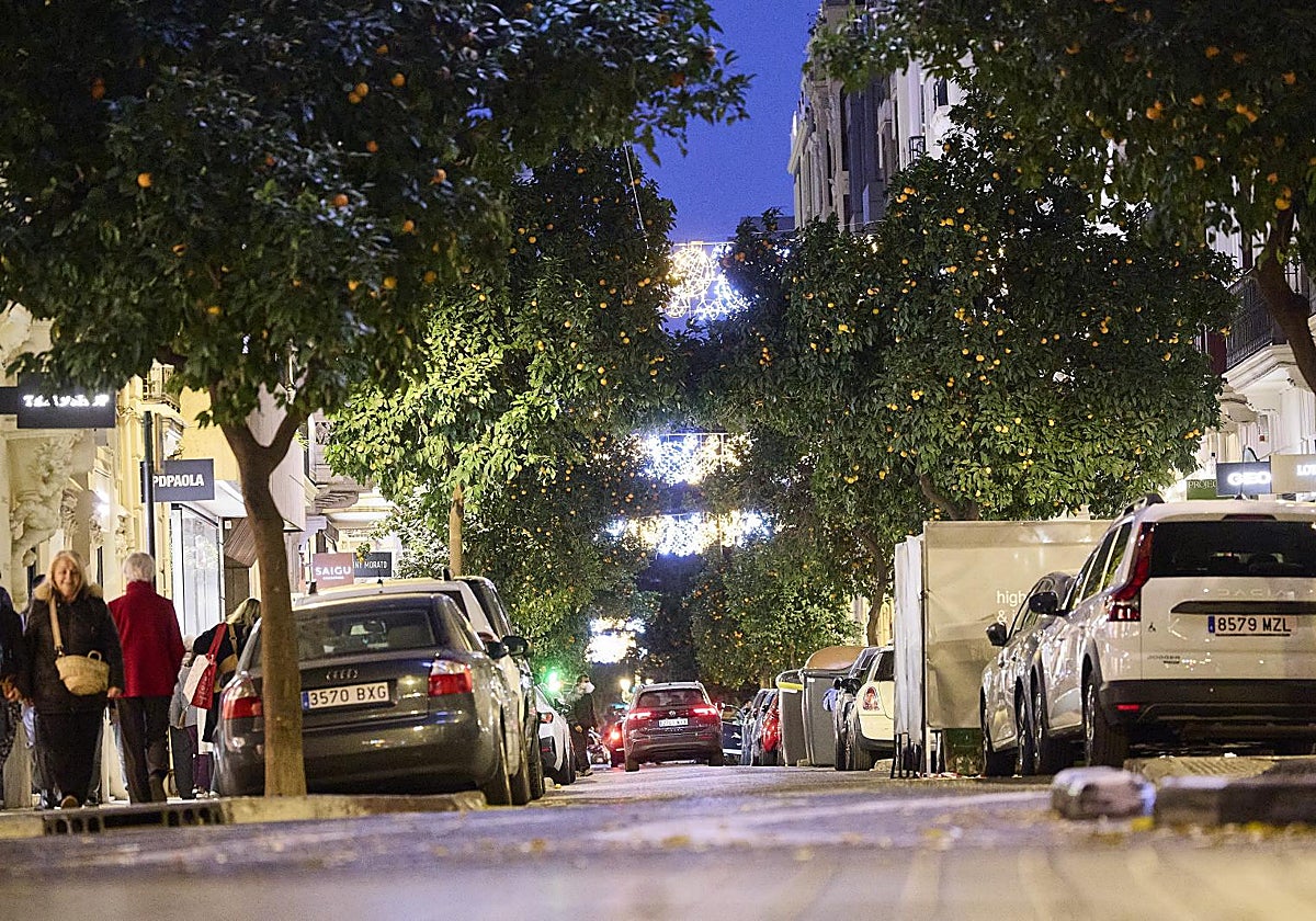 La calle Jorge Juan, este lunes por la tarde.
