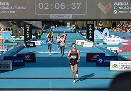 Alex Yee entrando a meta.