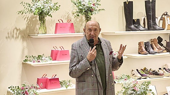 Francis Montesinos cumple 75 años: una vida de luces y sombras