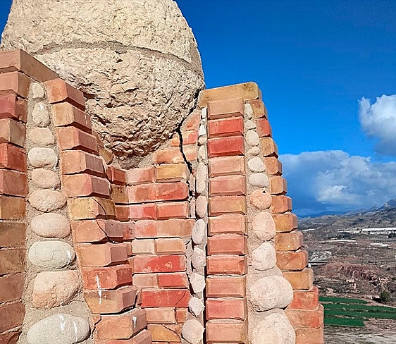El Santuario de Santa María Magdalena de Novelda, en «grave riesgo» por nuevas grietas en una torre