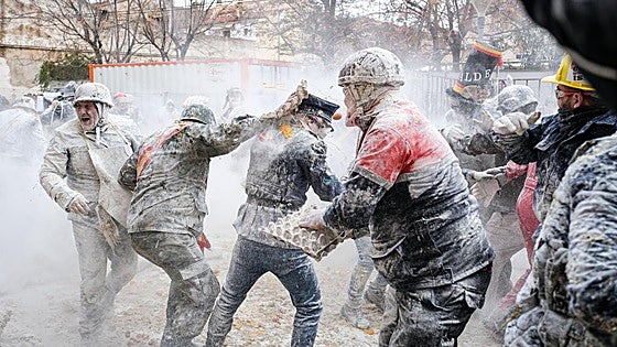 FOTOS | Els Enfarinats toman el control de Ibi