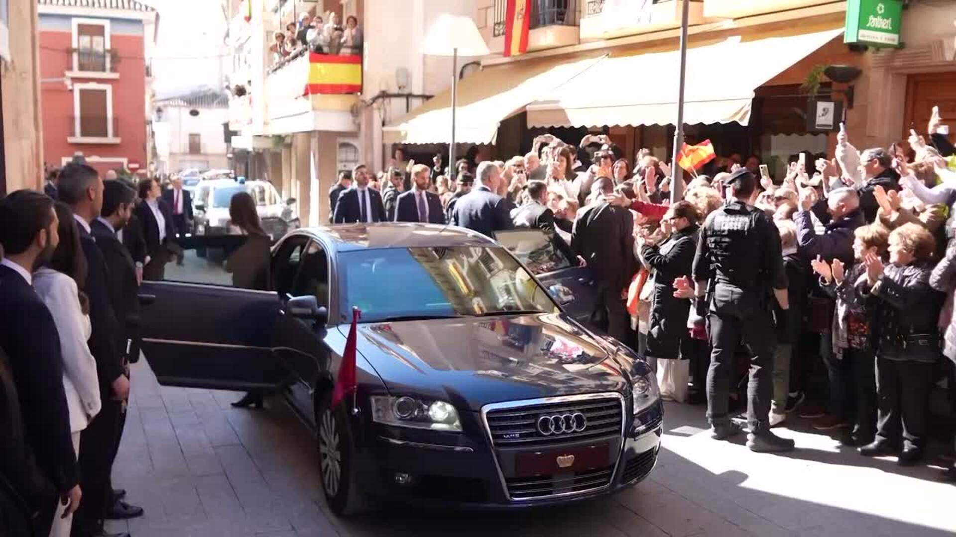 Los Reyes se dan un baño de masas en Caravaca de la Cruz (Murcia)