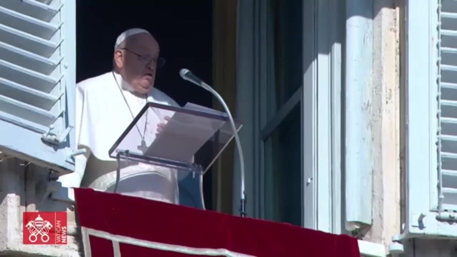 El Papa manda un mensaje durante el Ángelus desde el hospital: “Gracias por el cariño”