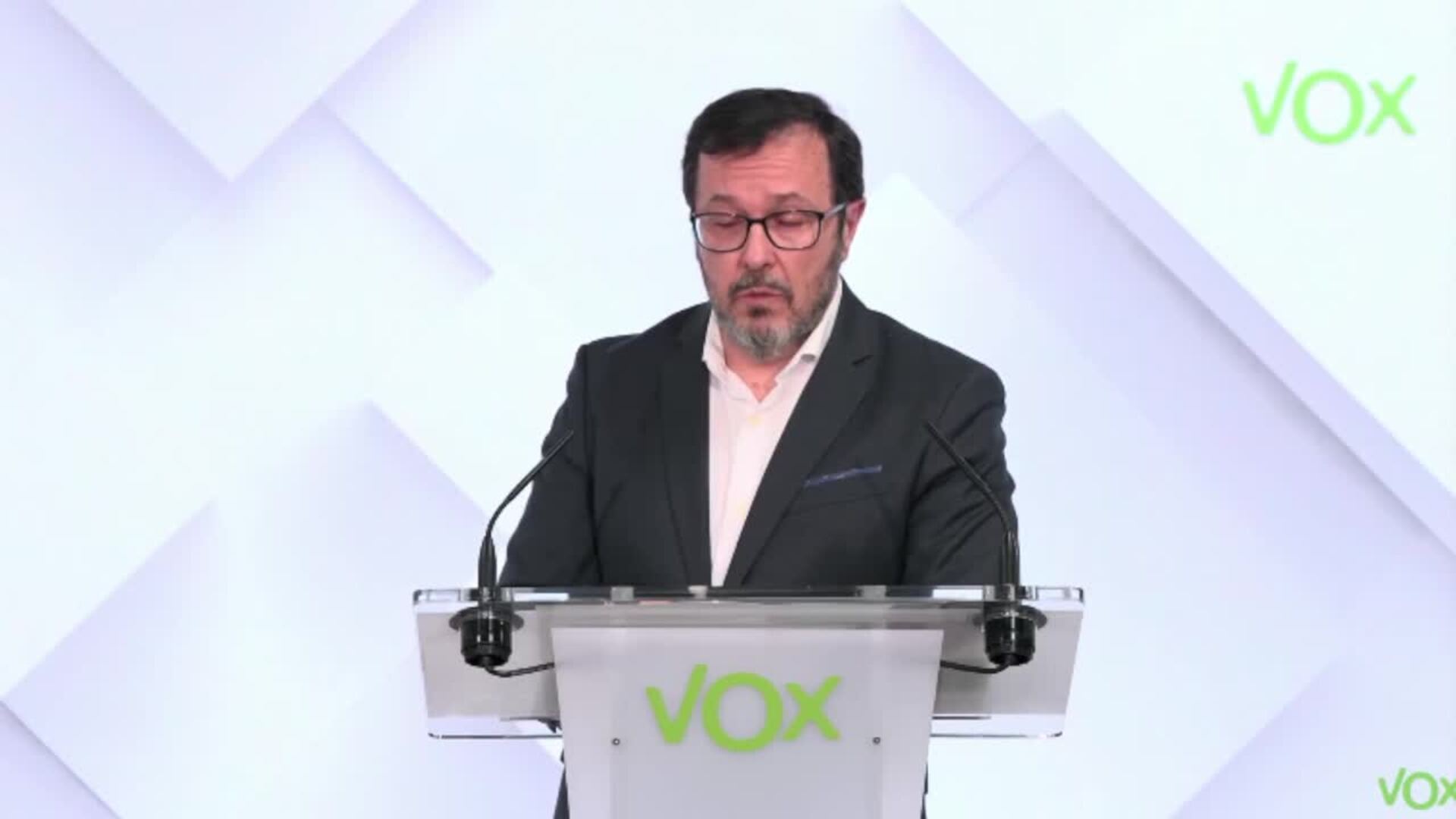 Vox evita polemizar con Milei, pero subraya que nunca animaría a comprar criptomonedas