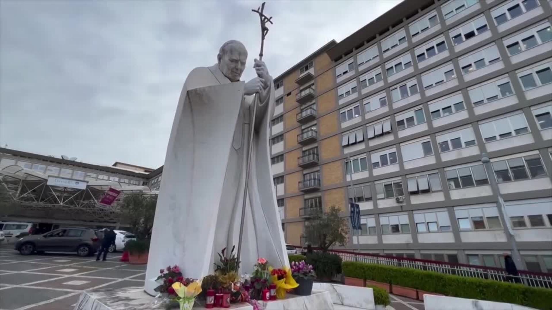 El Papa Francisco "ha dormido bien y se encuentra descansando"