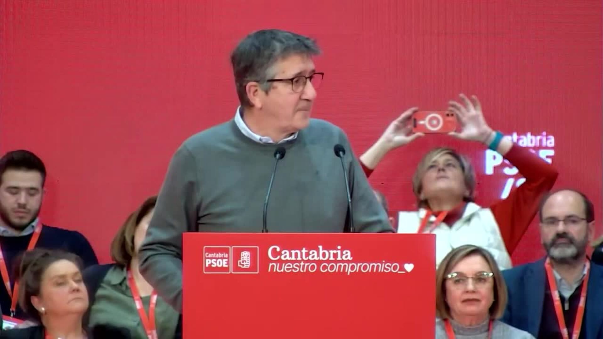 Patxi López reprocha a Feijóo que esté "siempre en el lado equivocado de la historia"