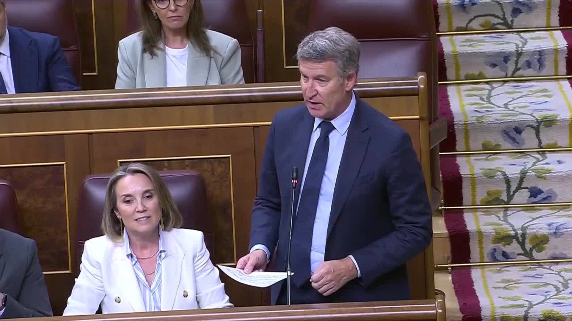 Feijóo y Sánchez se enzarzan en el Congreso por las ayudas a los enfermos de ELA