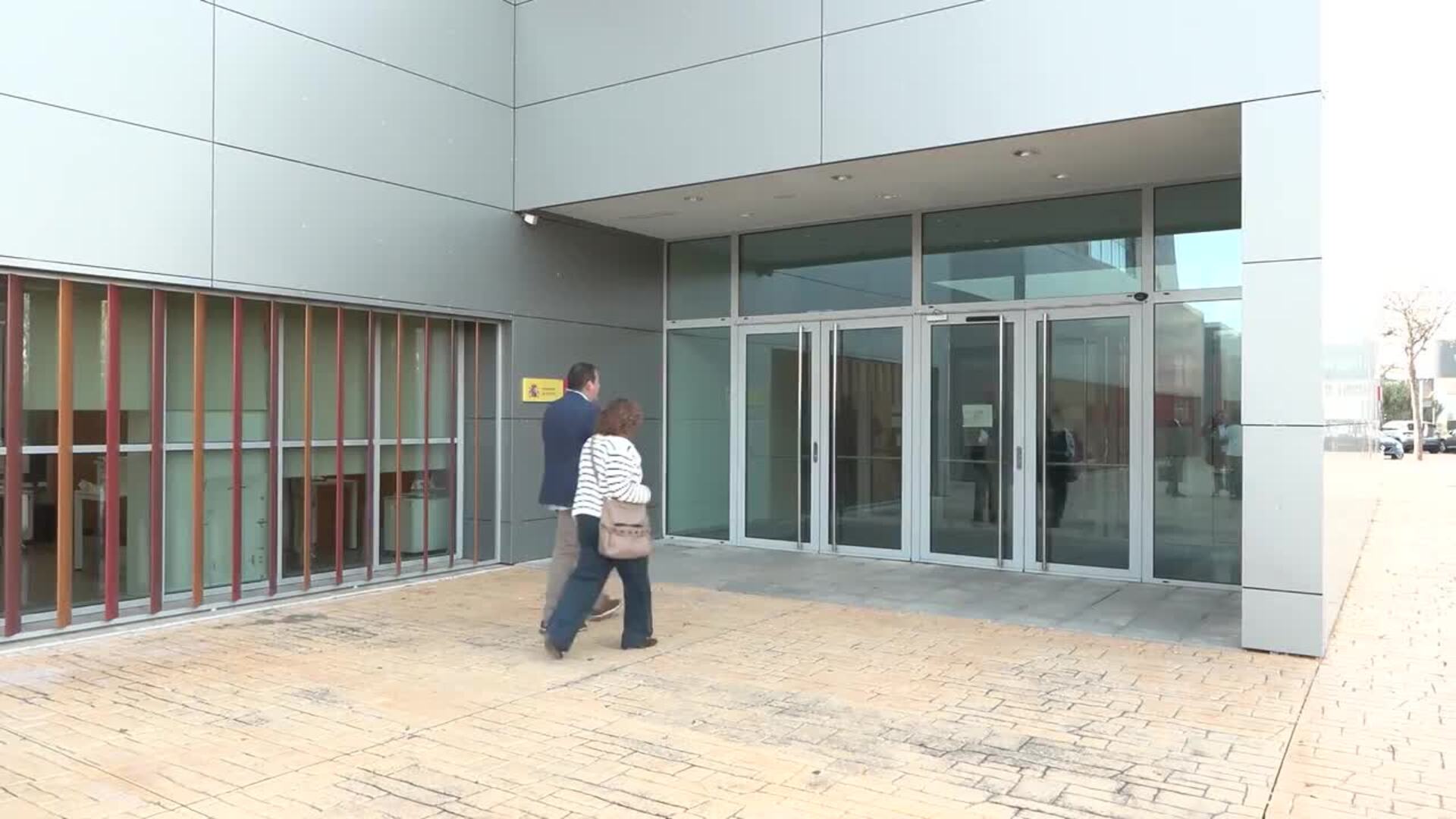 La jueza envía a juicio al hermano de Pedro Sánchez y al presidente de la Diputación de Badajoz