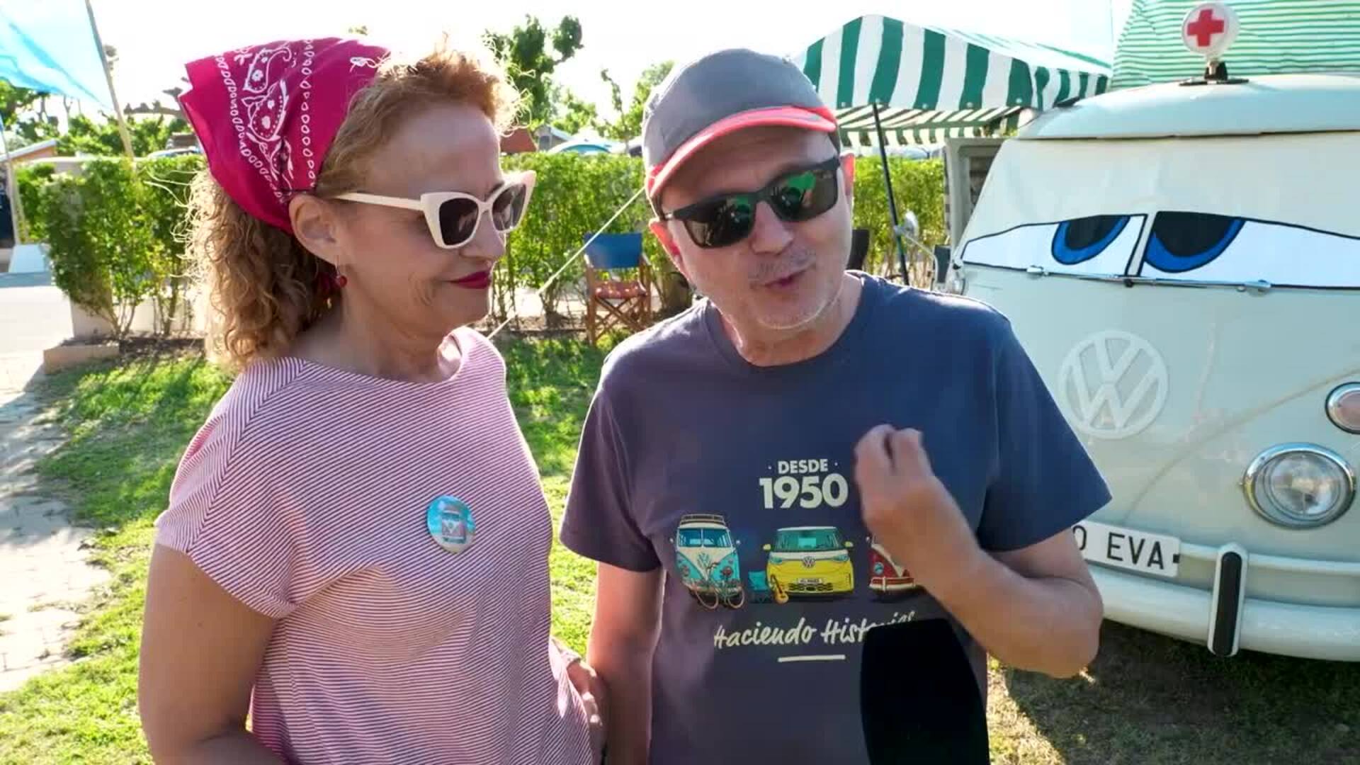 El 75 aniversario de la icónica ‘Bulli’ reúne a miles de aficionados en la Costa Brava