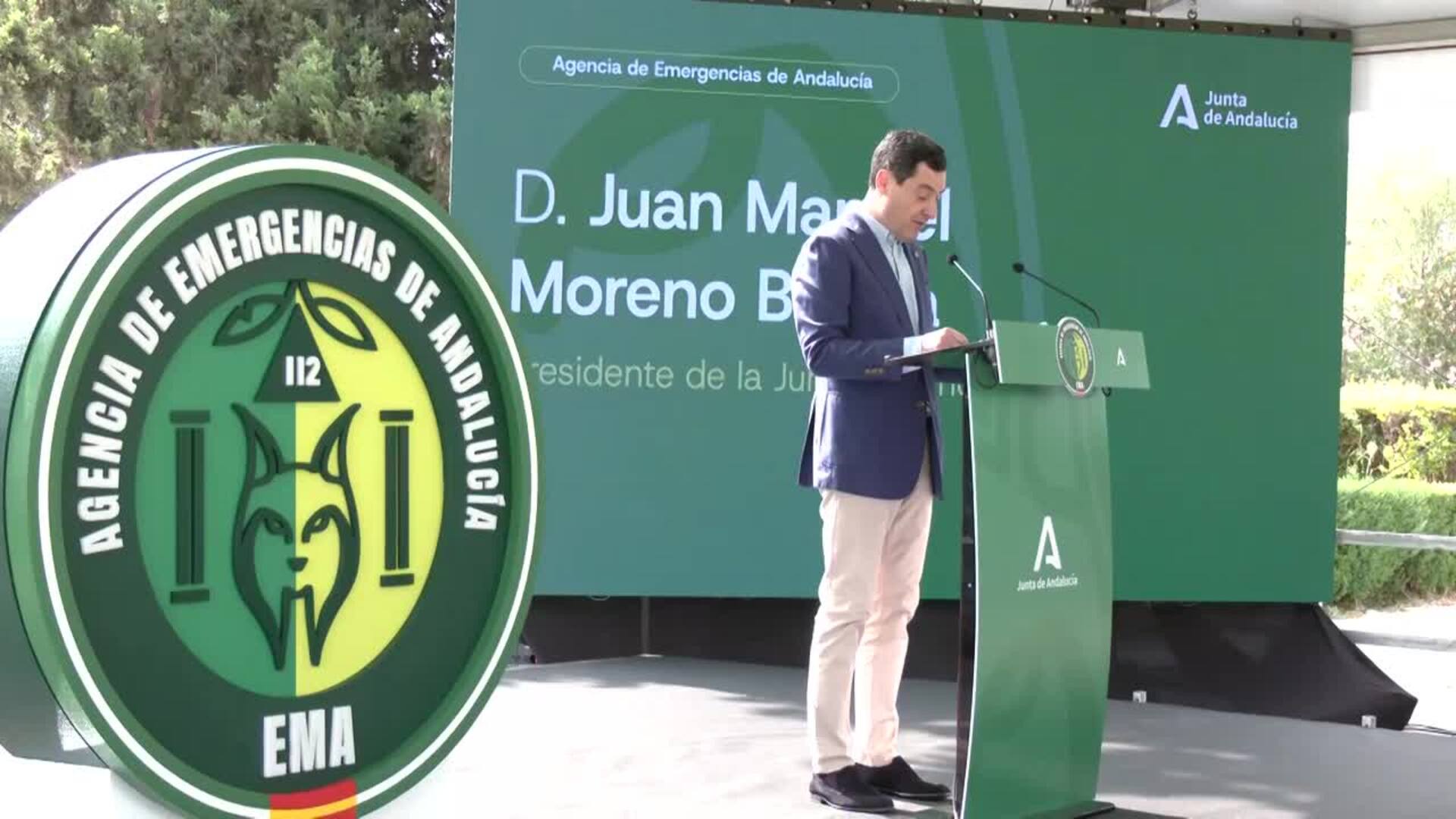 Moreno resalta la labor de la EMA y pide a los andaluces avisar de riesgos