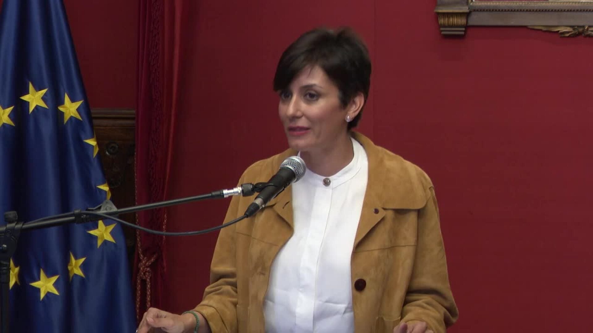 Isabel Rodríguez "desea" agotar la legislatura para lograr "avances en políticas sociales"